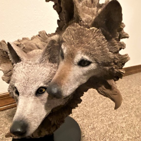 Retired Rick Cain Limited Edition ‘Dual Wolf’ Nature Sculpture #107/2000 - Picture 7 of 16